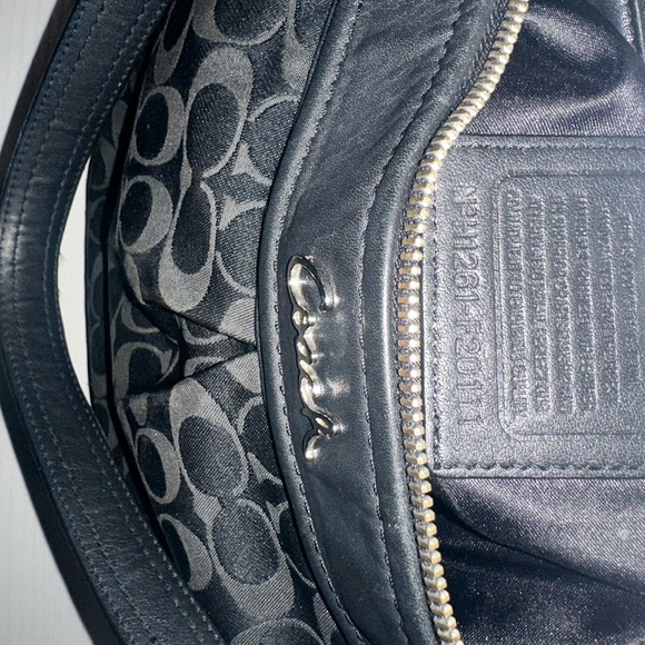 SOLD! Coach hobo style bag. In good condition structurally, leather is too. - Picture 7 of 15